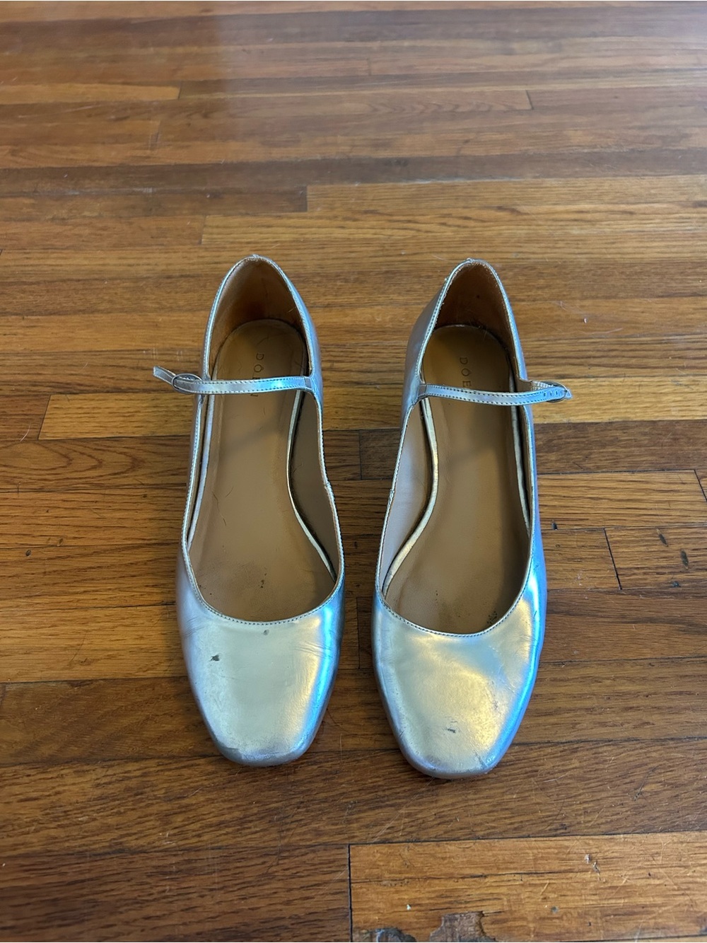 Doen Metallic Silver Mary Jane Heels